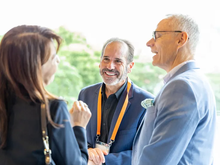 カンファレンスのネットワーキング風景